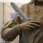 Kielce. 13.01.2020. Przygotowanie rzeźby Jana Kochanowskiego w pracowni Arkadiusza Latosa / Wiktor Taszłow / Radio Kielce