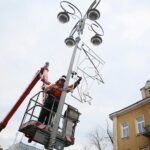 Kielce. 16.01.2020. Demontaż ozdób świątecznych / Wiktor Taszłow / Radio Kielce