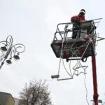 Kielce. 16.01.2020. Demontaż ozdób świątecznych / Wiktor Taszłow / Radio Kielce