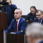 Kielce. 16.01.2020. Sesja rady miasta. Na zdjęciu (od lewej): Piotr Kisiel - radny, Zdzisław Łakomiec - radny / Wiktor Taszłow / Radio Kielce