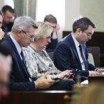 Kielce. 16.01.2020. Sesja rady miasta. Na zdjęciu (od lewej): Bogdan Wenta – prezydent miasta Kielce, Bożena Szczypiór - wiceprezydent Kielc, Marcin Różycki - wiceprezydent Kielc / Wiktor Taszłow / Radio Kielce