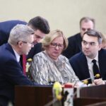 Kielce. 16.01.2020. Sesja rady miasta. Na zdjęciu (od lewej): Bogdan Wenta – prezydent miasta Kielce, Szczepan Skorupski - sekretarz miasta Kielce, Bożena Szczypiór - wiceprezydent Kielc, Marcin Różycki - wiceprezydent Kielc / Wiktor Taszłow / Radio Kielce