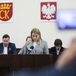Kielce. 16.01.2020. Sesja rady miasta. Na zdjęciu (od lewej): Kamil Suchański - przewodniczący Rady Miasta Kielce, Katarzyna Czech - Kruczek - radna, Katarzyna Zapała - wiceprzewodnicząca Rady Miasta Kielce / Wiktor Taszłow / Radio Kielce