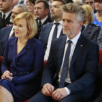 Kielce. 03.10.2019. Uniwersytet Jana Kochanowskiego. Inauguracja roku akademickiego. Na zdjęciu od lewej: Anna Krupka - poseł, Krzysztof Słoń - senator / Wiktor Taszłow / Radio Kielce