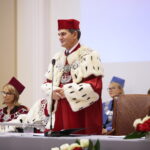 Kielce. 03.10.2019. Uniwersytet Jana Kochanowskiego. Inauguracja roku akademickiego. Przemawia Jacek Semaniak - rektor / Wiktor Taszłow / Radio Kielce