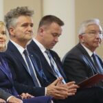 Kielce. 03.10.2019. Uniwersytet Jana Kochanowskiego. Inauguracja roku akademickiego.  Na zdjęciu od lewej: Anna Krupka - poseł, Krzysztof Słoń - senator, Michał Cieślak - poseł, Krzysztof Lipiec - poseł / Wiktor Taszłow / Radio Kielce