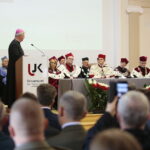 Kielce. 03.10.2019. Uniwersytet Jana Kochanowskiego. Inauguracja roku akademickiego. Przemawia biskup Jan Piotrowski / Wiktor Taszłow / Radio Kielce