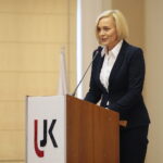 Kielce. 03.10.2019. Uniwersytet Jana Kochanowskiego. Inauguracja roku akademickiego. Przemawia Renata Janik - wicemarszałek Województwa Świętokrzyskiego / Wiktor Taszłow / Radio Kielce