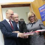 Kielce. 20.01.2020. Otwarcie biura poselskiego Piotra Wawrzyka. Na zdjęciu: Piotr Wawrzyk - wiceminister spraw zagranicznych, Waldemar Bartosz - przewodniczący świętokrzyskiej "Solidarności", Małgorzata Gosiewska - wicemarszałek Sejmu / Wiktor Taszłow / Radio Kielce