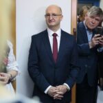 Kielce. 20.01.2020. Otwarcie biura poselskiego Piotra Wawrzyka. Na zdjęciu (w środku): Piotr Wawrzyk - wiceminister spraw zagranicznych / Wiktor Taszłow / Radio Kielce