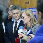 Kielce. 20.01.2020. Otwarcie biura poselskiego Piotra Wawrzyka. Na zdjęciu (od lewej): Waldemar Bartosz - przewodniczący świętokrzyskiej "Solidarności", Krzysztof Słoń - senator, Małgorzata Gosiewska - wicemarszałek Sejmu / Wiktor Taszłow / Radio Kielce