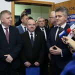 Kielce. 20.01.2020. Otwarcie biura poselskiego Piotra Wawrzyka. Na zdjęciu (od lewej): Jarosław Rusiecki – senator, Marek Bogusławski - wicemarszałek województwa świętokrzyskiego, Andrzej Bętkowski - marszałek województwa świętokrzyskiego, Waldemar Bartosz - przewodniczący świętokrzyskiej "Solidarności", Krzysztof Słoń - senator / Wiktor Taszłow / Radio Kielce