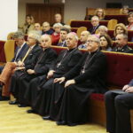 10.10.2019. Kielce. Inauguracja roku akademickiego w Wyższym Seminarium Duchownym. Od lewej: Krzysztof Słoń - senator PiS, Andrzej Mochoń - prezes Targów Kielce, biskup Marian Florczyk, biskup Jan Piotrowski, biskup Andrzej  Kaleta / Wiktor Taszłow / Radio Kielce