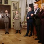 Oblęgorek. 21.01.2020. Wernisaż wystawy "Panna na Oblęgorku i na frankach Nobla - historia życia i twórczości Jadwigi Sienkiewiczówny". Na zdjęciu (od lewej): Robert Kotowski - dyrektor Muzeum Narodowego w Kielcach, Agnieszka Kowalska-Lasek - kurator wystawy / Wiktor Taszłow / Radio Kielce