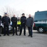 24.01.2020. Kielce. Otwarcie punktu kontroli autokarów przy "Suzuki Arenie". Na zdjęciu (od lewej): Kamil Tokarski - rzecznik Komendanta Wojewódzkiego Policji, nadkom. Tomasz Janik, Rafał Nowak - wicewojewoda świętokrzyski, inspektor Artur Bielecki, Krzysztof Tosnowiec - Wojewódzki Inspektor Transportu Drogowego w Kielcach / Wiktor Taszłow / Radio Kielce