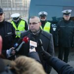 24.01.2020. Kielce. Otwarcie punktu kontroli autokarów przy "Suzuki Arenie". Przemawia Krzysztof Tosnowiec - Wojewódzki Inspektor Transportu Drogowego w Kielcach / Wiktor Taszłow / Radio Kielce