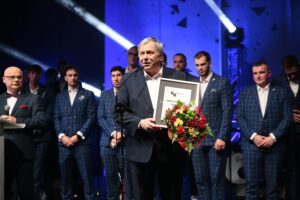 31.01.2020. Kielce. Gala finałowa 68. Plebiscytu Świętokrzyskie Gwiazdy Sportu 2019. Przemawia Przemysław Predygier - dyrektor TVP3 Kielce / Wiktor Taszłow / Radio Kielce