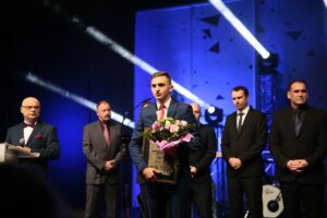 31.01.2020. Kielce. Gala finałowa 68. Plebiscytu Świętokrzyskie Gwiazdy Sportu 2019. Przemawia Wiktor Długosz - Korona Kielce / Wiktor Taszłow / Radio Kielce