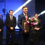 31.01.2020. Kielce. Gala finałowa 68. Plebiscytu Świętokrzyskie Gwiazdy Sportu 2019. Przemawia Wiktor Długosz - Korona Kielce / Wiktor Taszłow / Radio Kielce