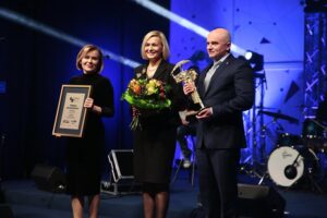 31.01.2020. Kielce. Gala finałowa 68. Plebiscytu świętokrzyskie Gwiazdy Sportu 2019. Na zdjęciu (od lewej): Anna Krupka - poseł, Renata Janik - wicemarszałek województwa świętokrzyskiego, Rafał Nowak - wicewojewoda świętokrzyski / Wiktor Taszłow / Radio Kielce