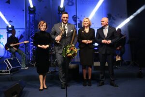 31.01.2020. Kielce. Gala finałowa 68. Plebiscytu Świętokrzyskie Gwiazdy Sportu 2019. Na zdjęciu (od lewej): Anna Krupka - poseł, Łukasz Michalski - członek zarządu AZS UJK Kielce, Renata Janik - wicemarszałek województwa świętokrzyskiego, Rafał Nowak - wicewojewoda świętokrzyski / Wiktor Taszłow / Radio Kielce