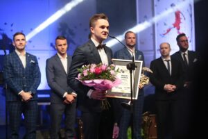 31.01.2020. Kielce. Gala finałowa 68. Plebiscytu Świętokrzyskie Gwiazdy Sportu 2019. Przemawia Macieja Giemzy - KTM Novi Korona / Wiktor Taszłow / Radio Kielce