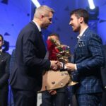 31.01.2020. Kielce. Gala finałowa 68. Plebiscytu Świętokrzyskie Gwiazdy Sportu 2019. Na zdjęciu (od lewej): Bogdan Wenta - prezydent Kielc, Alex Dujszebajew - PGE Vive Kielce / Wiktor Taszłow / Radio Kielce