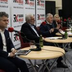 05.01.2020. Studio Polityczne Radia Kielce. Na zdjęciu (od lewej): Krzysztof Słoń - Prawo i Sprawiedliwość, Lucjan Pietrzczyk - Koalicja Obywatelska, Czesław Siekierski - Polskie Stronnictwo Ludowe, Małgorzata Marenin - Lewica / Robert Felczak / Radio Kielce