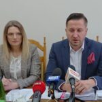 15.01.2020. Kielce. Konferencja przed czwartkową sesją Rady Miasta Kielce. Na zdjęciu (od lewej): Joanna Winiarska - wiceprzewodnicząca Rady Miasta Kielce i Kamil Suchański - przewodniczący Rady Miasta Kielce / Michał Kita / Radio Kielce