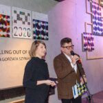 04.01.2020. Busko-Zdrój. Prezentacja Kalendarza Artystycznego 2020. Na zdjęciu: Małgorzata Szymankiewicz - autorka prac, które znalazły się na kartach Kalendarza Artystycznego na 2020 rok oraz Tomasz Tworek - Fundacja Nowa Przestrzeń Sztuki / Zbigniew Witaszek