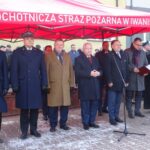 09.02.2020. Iwaniska. Uroczystość przekazania samochodów dla OSP w Iwaniskach i OSP w Kamieńcu. Na zdjęciu (od lewej): st. kpt. Sylwester Kochanowicz - komendant PSP w Opatowie, bryg. Krzysztof Ciosek - Komendant Wojewódzki Straży Pożarnej, Jarosław Rusiecki - senator PiS, Krzysztof Lipiec - poseł PiS, Marek Kwitek - poseł PiS, Marek Staniek - wójt Iwanisk, ks. Leszek Zajezierski - proboszcz parafii pw. św. Katarzyny Aleksandryjskiej w Iwaniskach / Emilia Sitarska / Radio Kielce
