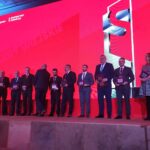 Warszawa. Gmina Bieliny znalazła wśród finalistów I edycji Ogólnopolskiego Konkursu „Innowacyjny Samorząd”. Wyróżnienie odebrał wójt Sławomir Kopacz (trzeci z prawej) / UG Bieliny