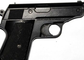 Zabezpieczony pistolet / świętokrzyska policja