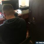 28.02.2020. Starachowice. Zatrzymanie mężczyzny, podejrzewanego o zniszczenie mienia / KPP w Starachowicach