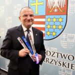 06.02.2020 Kielce. Zarząd województwa promuje noszenie odblasków. Na zdjęciu: wicemarszałek Marek Bogusławski / Urząd Marszałkowski Województwa Świętokrzyskiego