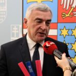 06.02.2020 Kielce. Zarząd województwa promuje noszenie odblasków. Na zdjęciu: marszałek Andrzej Bętkowski / Urząd Marszałkowski Województwa Świętokrzyskiego
