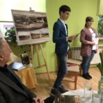 22.02.2020. Klimontów. Spotkanie z Andrzejem Boryckim, autorem książki o miasteczku. Na zdjęciu (od lewej): Andrzej Borycki autor książki i uczniowie Szkoły Podstawowej w Klimontowie Dawid Baran i Magdalena Kwiecień / Grażyna-Szlęzak-Wójcik / Radio Kielce