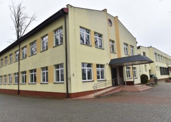 Szkoła Podstawowa w Fałkowie / Magdalena Galas-Klusek / Radio Kielce