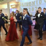 15.02.2020. Końskie. Studniówka II Liceum Ogólnokształcącego im. Marii Skłodowskiej-Curie w Końskich / Magdalena Galas-Klusek / Radio Kielce