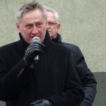 02.02.2020. Jędrzejów.  76 rocznica odbicia więźniów w Jędrzejowie. Przemawia Zbigniew Koniusz - wojewoda świętokrzyski / Ewa Pociejowska-Gawęda / Radio Kielce