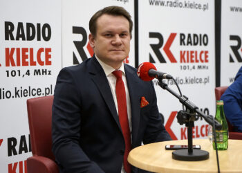 Studio Polityczne Radia Kielce. Na zdjęciu: Dominik Tarczyński, Prawo i Sprawiedliwość / Robert Felczak / Radio Kielce