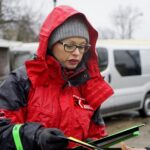 04.02.2020. Kielce. Akcja rozdawania odblasków przez Radio Kielce. Na zdjęciu: Joanna Kundera - Radio Kielce / Piotr Kwaśniewski / Radio Kielce