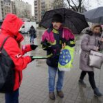 04.02.2020. Kielce. Akcja rozdawania odblasków przez Radio Kielce / Piotr Kwaśniewski / Radio Kielce