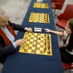 05.02.2020 Kielce. Turniej szachowy w Radiu Kielce. Na zdjęciu (od lewej): Krzysztof Lipiec - lider świętokrzyskiego PiS i Lena Zarębska - wicemistrzyni Polski w szachach błyskawicznych / Piotr Kwaśniewski / Radio Kielce