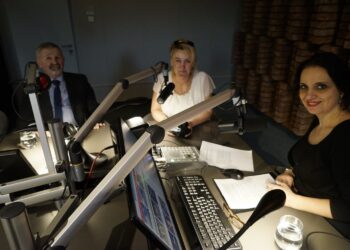 05.02.2020 Kielce. Punkty Widzenia.   Od lewej: Kazimierz Mądzik - kurator oświaty w Kielcach, Anna Hajdukiewicz - dyrektor Miejskiego Zespołu Poradni Psychologiczno-Pedagogicznych w Kielcach / Piotr Kwaśniewski / Radio Kielce