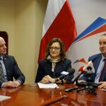 Paweł Wdówik - wiceminister rodziny, pracy i polityki społecznej i Zbigniew Koniusz - wojewoda świętokrzyski / Piotr Kwaśniewski / Radio Kielce