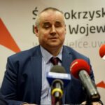06.02.2020. Kielce. Konferencja wojewody i wiceministra rodziny, pracy i polityki społecznej. Na zdjęciu (od lewej): Rafał Nowak - wicewojewoda świętokrzyski, Agata Wojtyszek - poseł PiS i Paweł Wdówik - wiceminister rodziny, pracy i polityki społecznej / Piotr Kwaśniewski / Radio Kielce