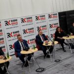 09.02.2020 Kielce. Studio Polityczne. Na zdjęciu (od lewej): Jarosław Karyś - PiS, Grzegorz Gałuszka - PSL, Adam Cyrański - KO, Julia Polakowska - Konfederacja i Andrzej Szejna - Nowa Lewica / Karol Żak / Radio Kielce