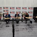 09.02.2020 Kielce. Studio Polityczne. Na zdjęciu (od lewej): Jarosław Karyś - PiS, Grzegorz Gałuszka - PSL, Adam Cyrański - KO, Julia Polakowska - Konfederacja i Andrzej Szejna - Nowa Lewica / Karol Żak / Radio Kielce