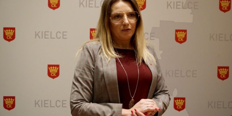 Na zdjęciu: Joanna Winiarska - wiceprzewodnicząca Rady Miasta Kielce / Fot. Piotr Kwaśniewski - Radio Kielce